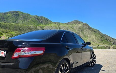 Toyota Camry, 2011 год, 1 550 000 рублей, 4 фотография