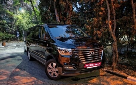 Hyundai Grand Starex Grand Starex I рестайлинг 2, 2019 год, 2 800 000 рублей, 2 фотография