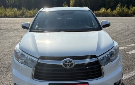 Toyota Highlander III, 2014 год, 3 050 000 рублей, 8 фотография