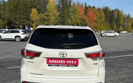 Toyota Highlander III, 2014 год, 3 050 000 рублей, 4 фотография
