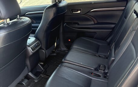 Toyota Highlander III, 2014 год, 3 050 000 рублей, 16 фотография
