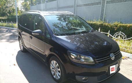 Volkswagen Touran III, 2011 год, 1 130 000 рублей, 2 фотография