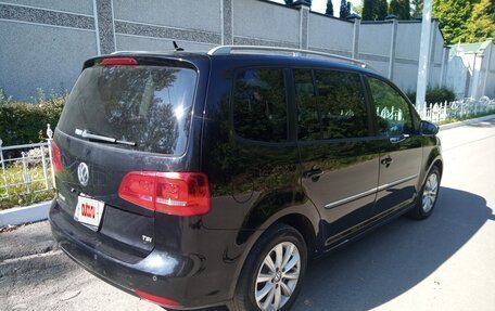 Volkswagen Touran III, 2011 год, 1 130 000 рублей, 3 фотография