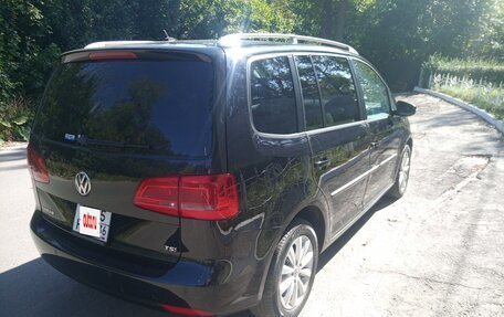 Volkswagen Touran III, 2011 год, 1 130 000 рублей, 8 фотография