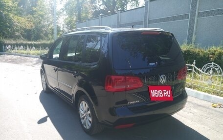 Volkswagen Touran III, 2011 год, 1 130 000 рублей, 10 фотография