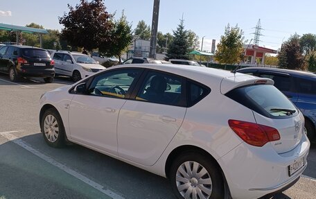 Opel Astra J, 2014 год, 1 270 000 рублей, 3 фотография