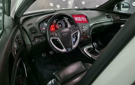 Opel Insignia OPC I рестайлинг, 2011 год, 1 080 000 рублей, 13 фотография