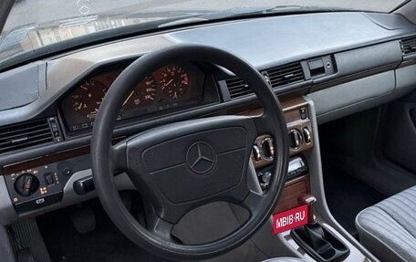 Mercedes-Benz W124, 1990 год, 400 000 рублей, 11 фотография