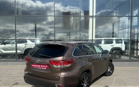 Toyota Highlander III, 2019 год, 2 995 000 рублей, 6 фотография