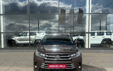 Toyota Highlander III, 2019 год, 2 995 000 рублей, 2 фотография