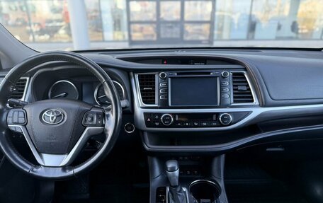 Toyota Highlander III, 2019 год, 2 995 000 рублей, 17 фотография