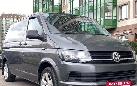 Volkswagen Caravelle T6 рестайлинг, 2016 год, 3 500 000 рублей, 4 фотография