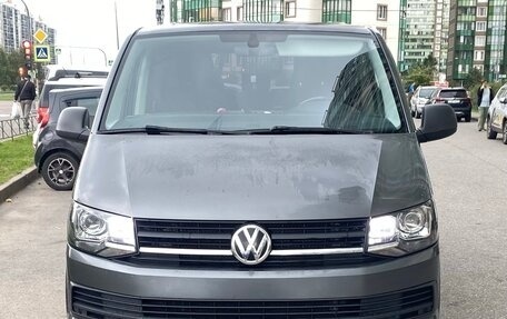 Volkswagen Caravelle T6 рестайлинг, 2016 год, 3 500 000 рублей, 3 фотография