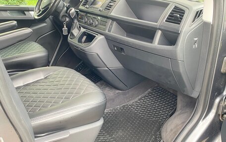 Volkswagen Caravelle T6 рестайлинг, 2016 год, 3 500 000 рублей, 7 фотография