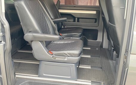 Volkswagen Caravelle T6 рестайлинг, 2016 год, 3 500 000 рублей, 9 фотография