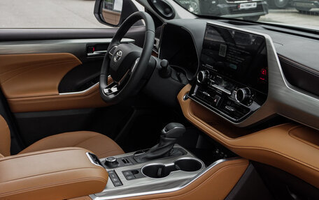 Toyota Highlander, 2025 год, 5 420 000 рублей, 16 фотография