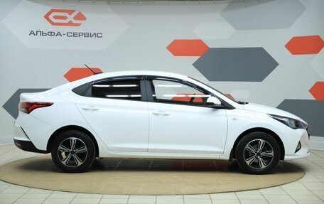 Hyundai Solaris II рестайлинг, 2021 год, 1 390 000 рублей, 4 фотография