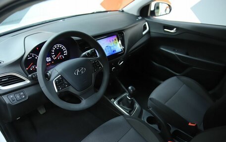Hyundai Solaris II рестайлинг, 2021 год, 1 390 000 рублей, 10 фотография