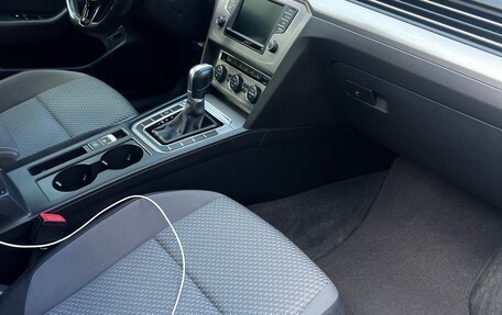 Volkswagen Passat B8 рестайлинг, 2016 год, 1 650 000 рублей, 10 фотография