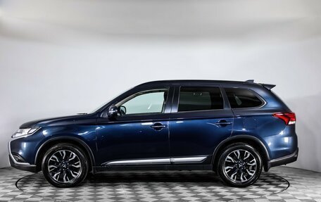 Mitsubishi Outlander III рестайлинг 3, 2021 год, 2 675 000 рублей, 2 фотография
