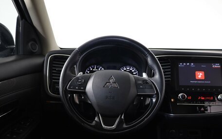 Mitsubishi Outlander III рестайлинг 3, 2021 год, 2 675 000 рублей, 10 фотография