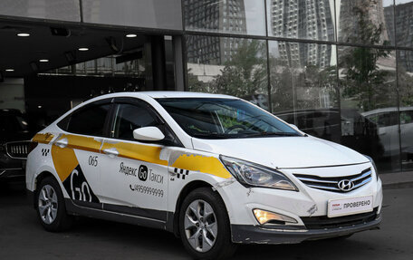 Hyundai Solaris II рестайлинг, 2016 год, 575 000 рублей, 3 фотография