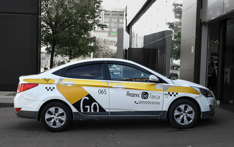 Hyundai Solaris II рестайлинг, 2016 год, 575 000 рублей, 4 фотография