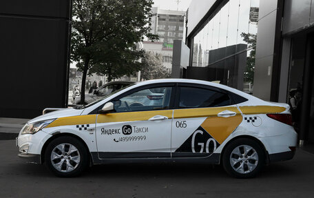 Hyundai Solaris II рестайлинг, 2016 год, 575 000 рублей, 8 фотография