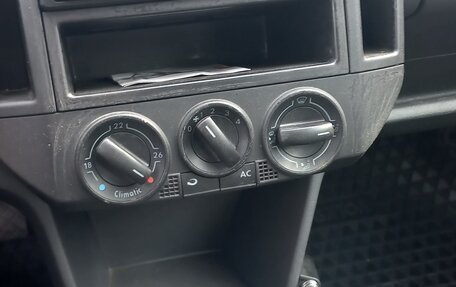 Volkswagen Polo IV рестайлинг, 2004 год, 325 000 рублей, 8 фотография