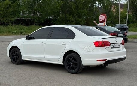 Volkswagen Jetta VI, 2013 год, 900 000 рублей, 5 фотография