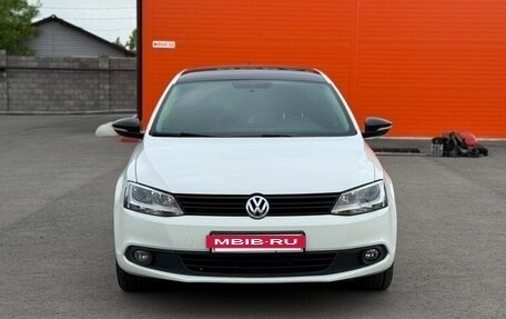 Volkswagen Jetta VI, 2013 год, 900 000 рублей, 2 фотография