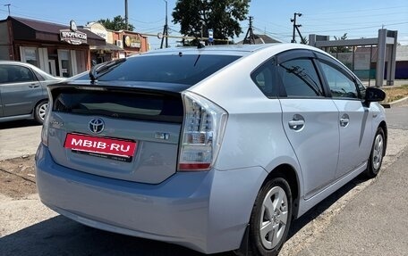 Toyota Prius, 2011 год, 999 999 рублей, 2 фотография