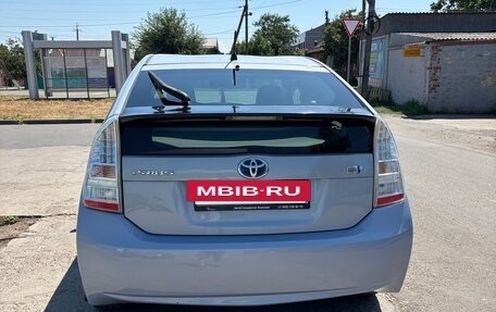 Toyota Prius, 2011 год, 999 999 рублей, 3 фотография