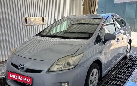 Toyota Prius, 2011 год, 999 999 рублей, 16 фотография