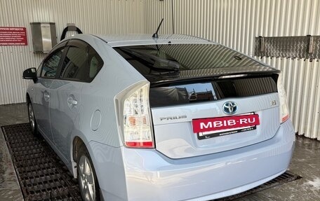 Toyota Prius, 2011 год, 999 999 рублей, 15 фотография