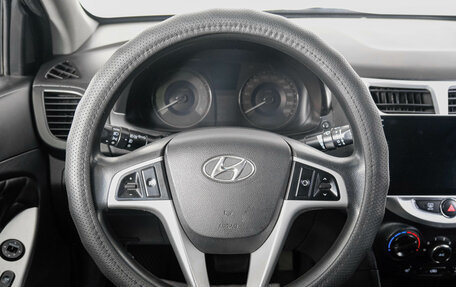 Hyundai Solaris II рестайлинг, 2013 год, 979 000 рублей, 16 фотография