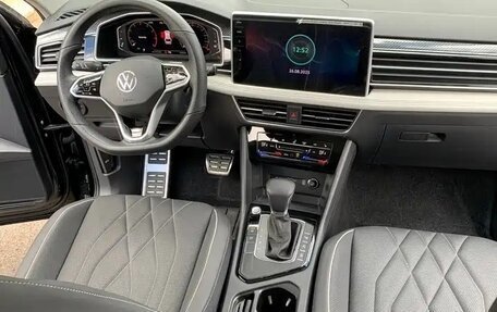 Volkswagen Tiguan II, 2022 год, 2 740 000 рублей, 8 фотография