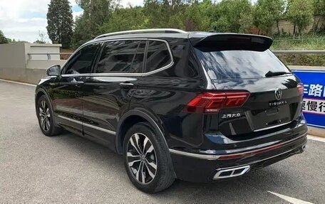 Volkswagen Tiguan II, 2022 год, 2 740 000 рублей, 4 фотография