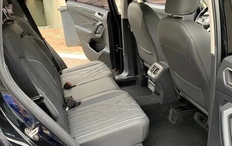 Volkswagen Tiguan II, 2022 год, 2 740 000 рублей, 13 фотография