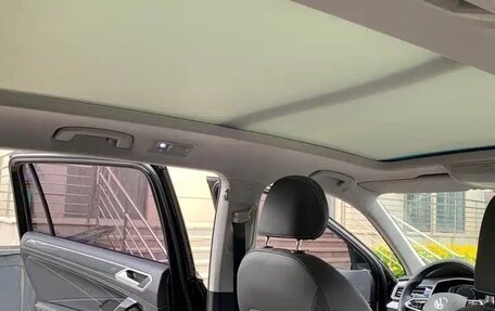 Volkswagen Tiguan II, 2022 год, 2 740 000 рублей, 19 фотография