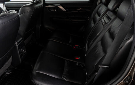 Mitsubishi Pajero Sport III рестайлинг, 2019 год, 3 020 000 рублей, 15 фотография