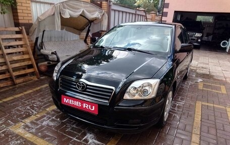 Toyota Avensis III рестайлинг, 2005 год, 535 000 рублей, 1 фотография