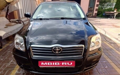 Toyota Avensis III рестайлинг, 2005 год, 535 000 рублей, 2 фотография