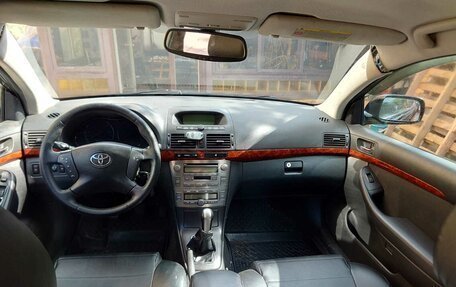 Toyota Avensis III рестайлинг, 2005 год, 535 000 рублей, 9 фотография