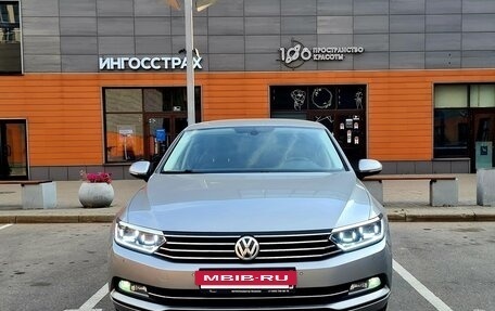 Volkswagen Passat B8 рестайлинг, 2015 год, 1 850 000 рублей, 2 фотография