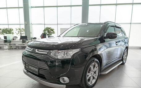 Mitsubishi Outlander III рестайлинг 3, 2013 год, 1 463 000 рублей, 5 фотография