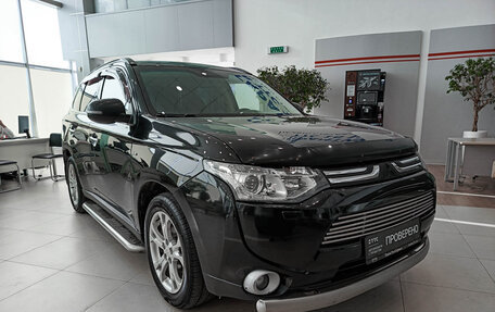 Mitsubishi Outlander III рестайлинг 3, 2013 год, 1 463 000 рублей, 7 фотография