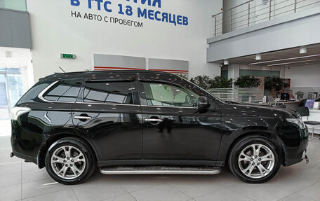 Mitsubishi Outlander III рестайлинг 3, 2013 год, 1 463 000 рублей, 8 фотография