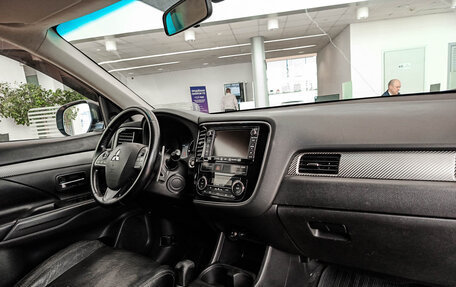 Mitsubishi Outlander III рестайлинг 3, 2013 год, 1 463 000 рублей, 15 фотография