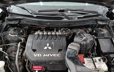 Mitsubishi Outlander III рестайлинг 3, 2013 год, 1 463 000 рублей, 13 фотография